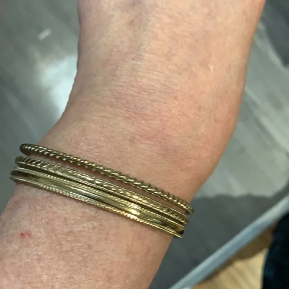 Three bracelets - Picture 2 of 8